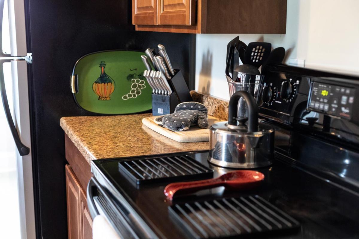 South Broadway Manor B&B - Near Fallingwater, Ohiopyle State Park, Hiking & Biking Trails Gap Scottdale Exteriör bild