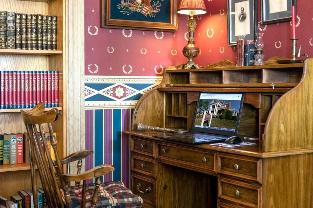 South Broadway Manor B&B - Near Fallingwater, Ohiopyle State Park, Hiking & Biking Trails Gap Scottdale Exteriör bild