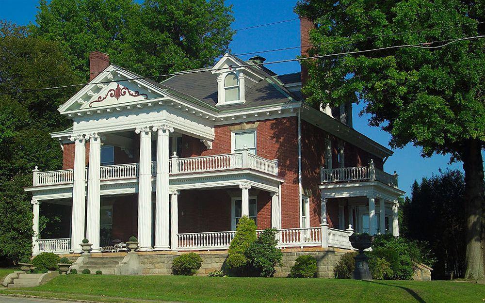 South Broadway Manor B&B - Near Fallingwater, Ohiopyle State Park, Hiking & Biking Trails Gap Scottdale Exteriör bild